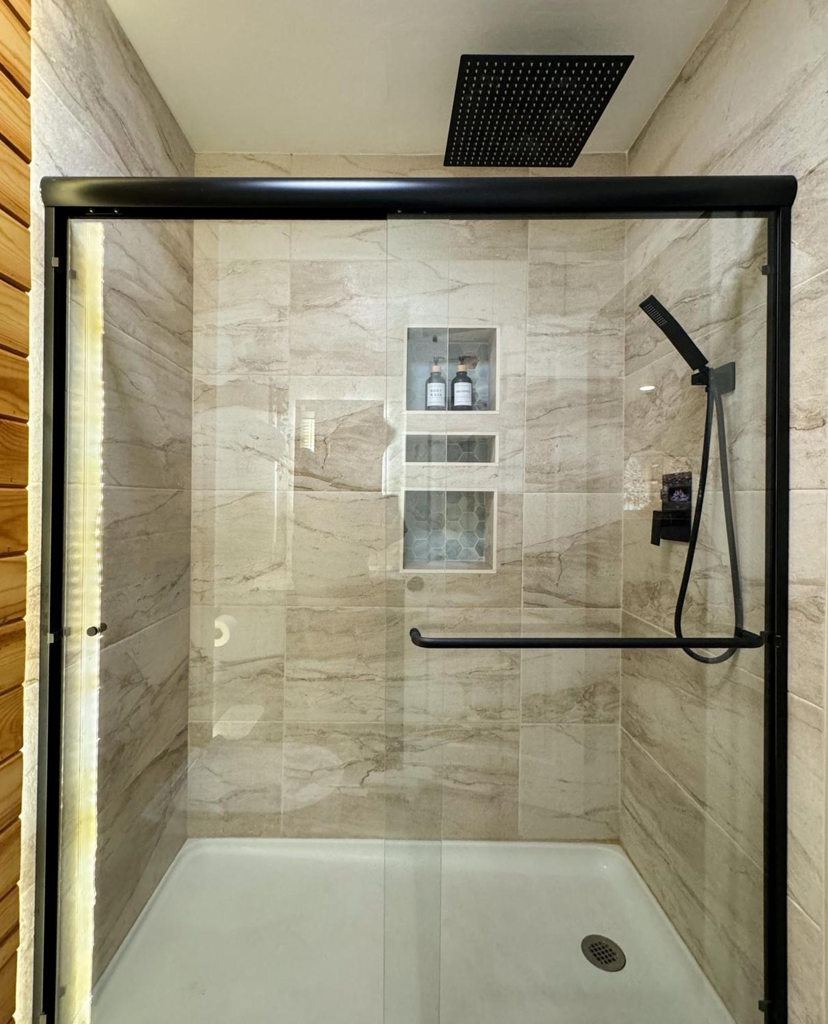 Private-Suite, Kitchen, Laundry, Rainfall Shower, 4Ktv El Centro Exterior foto